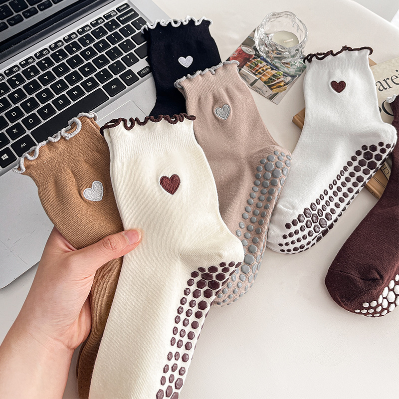 ヨガソックス レディース コットン ハート刺繍 レタスエッジ - Medias Para Pilates Y Yoga のレビューと価格
