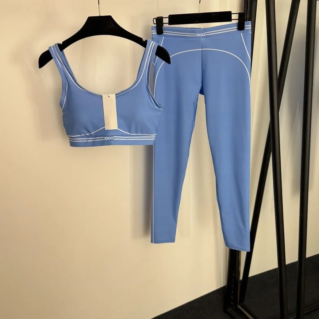タンクトップとパンツのツーピース、通気性のあるストレッチ素材 - Pilates Yoga Top のレビューと価格