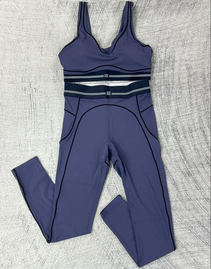 タンクトップとパンツのツーピース、通気性のあるストレッチ素材 - Pilates Yoga Top のレビューと価格